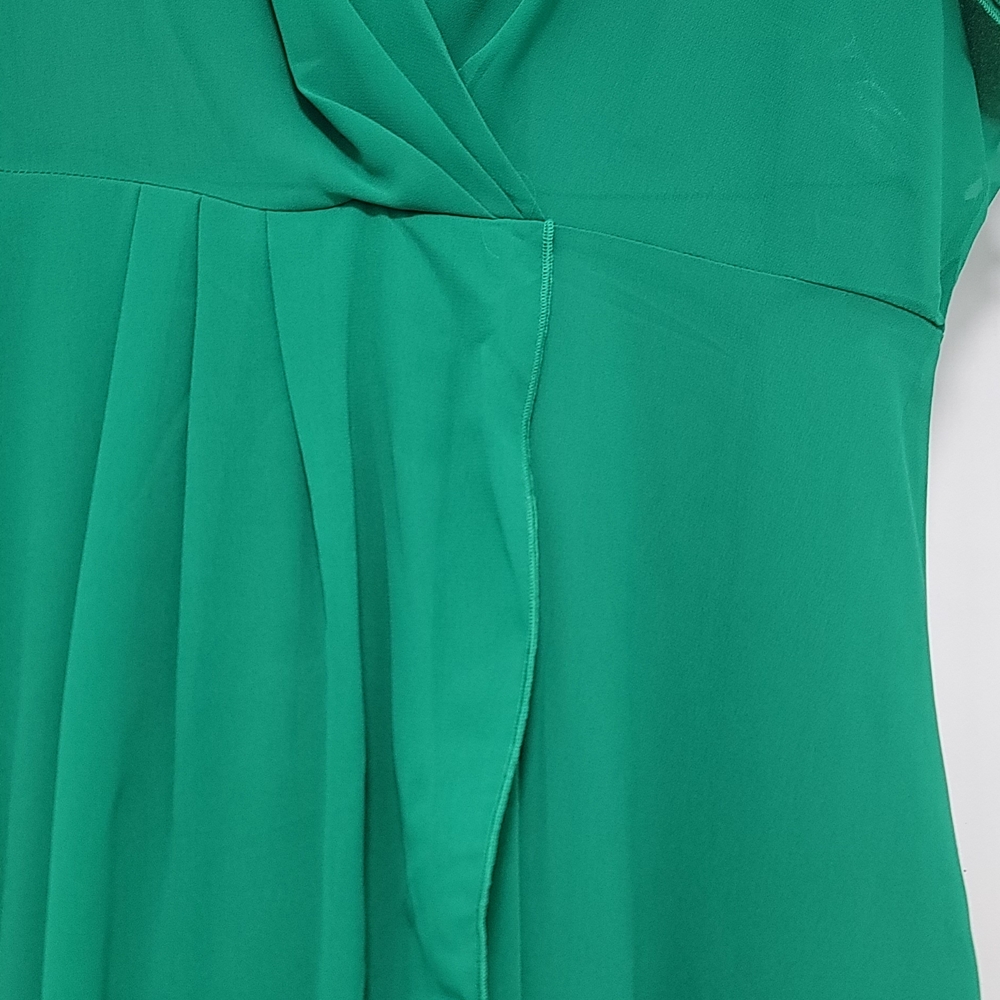 Chic Asymmetrical Green Dress - Picture 3 of 4